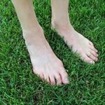 barefoot grass-1394846__180